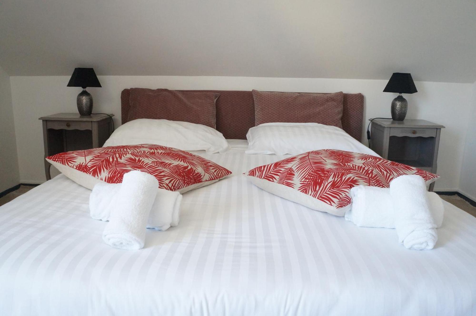 Hotel Et Studios Le Marina Baie De La Baule Порнише Екстериор снимка