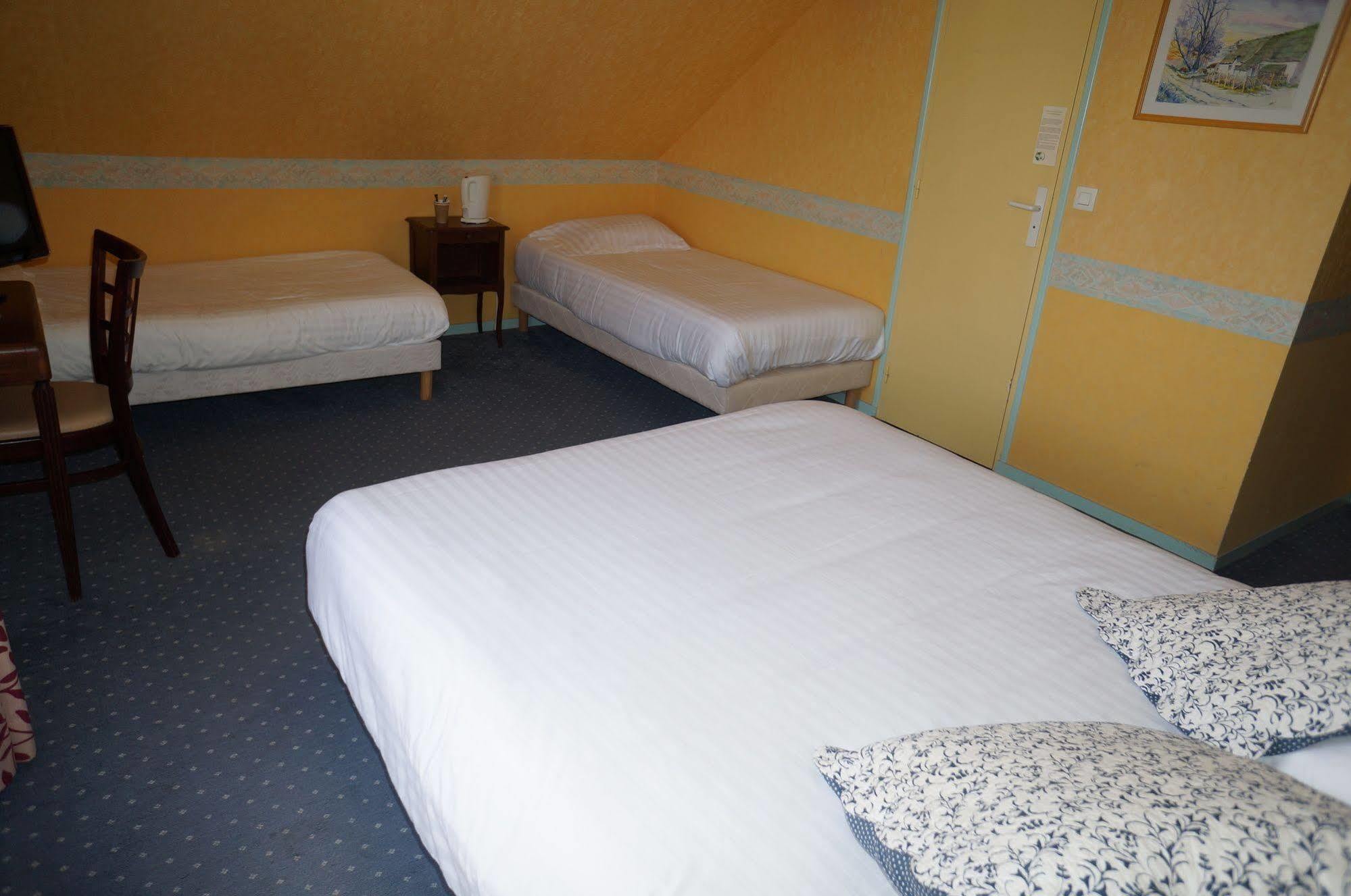 Hotel Et Studios Le Marina Baie De La Baule Порнише Екстериор снимка